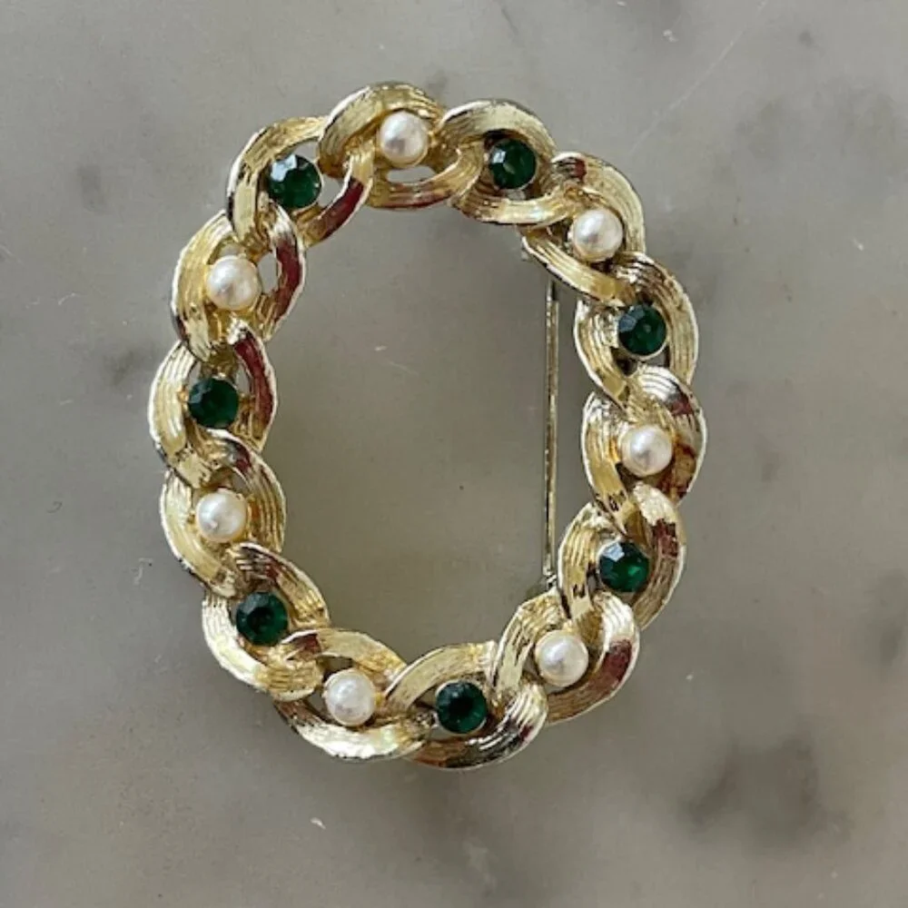 GERRY'S Vintage Gold Tone Pearl Emerald Rhinestone Oval Brooch Pin
